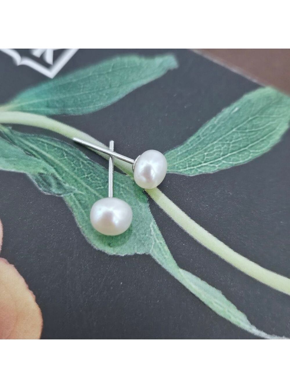 .925 Sterling Silver Freshwater Pearl Stud Earrings 6mm